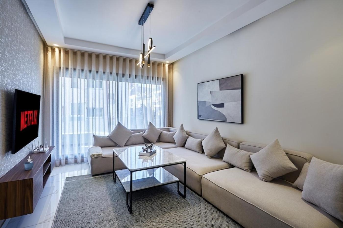 Your Home Away From Home 2 Bed Flat With Parking Casablanca Bagian luar foto