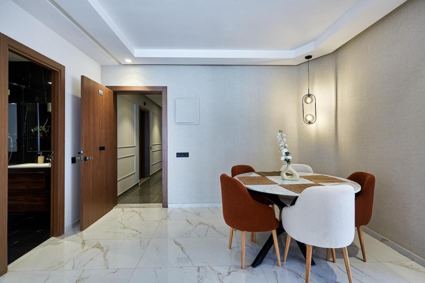 Your Home Away From Home 2 Bed Flat With Parking Casablanca Bagian luar foto